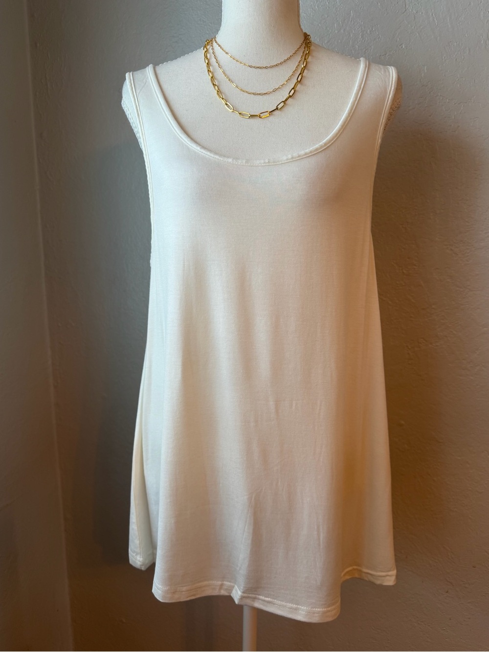 29~ XL The Softess T Shirt EVER! Cream Scoop Neck Women's Tank Top by Origami